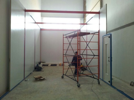 На Заводе по производству дизельных двигателей для локомотивов в г. Астана (Казахстан) SPK GROUP устанавливает камеру для смешивания и хранения красок