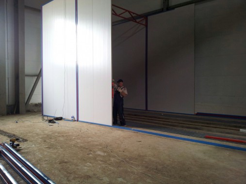 В Казахстане в Астане на Заводе по производству дизельных двигателей для локомотивов GEVO наша компания возводит моечную камеру