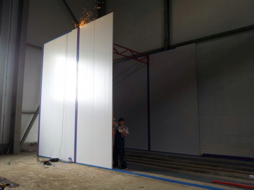 В Казахстане в Астане на Заводе по производству дизельных двигателей для локомотивов GEVO наша компания возводит моечную камеру