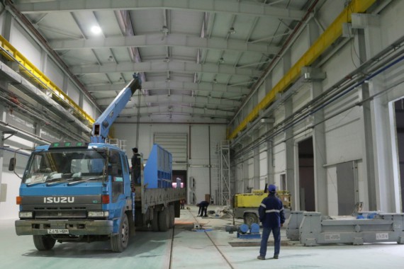 Расстановка нестандартного оборудования на Заводе по производству дизельных двигателей GEVO в Астане