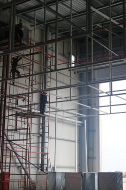 В Астане продолжается строительство камеры окраски и сушки для самолетов