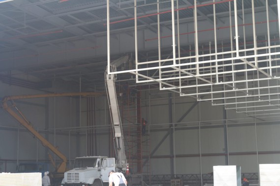 В Астане продолжается строительство камеры окраски и сушки для самолетов