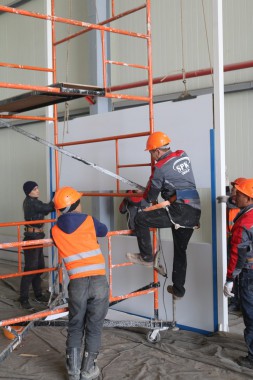 В авиационном центре в Астане ведется возведение стен камеры для окраски самолетов