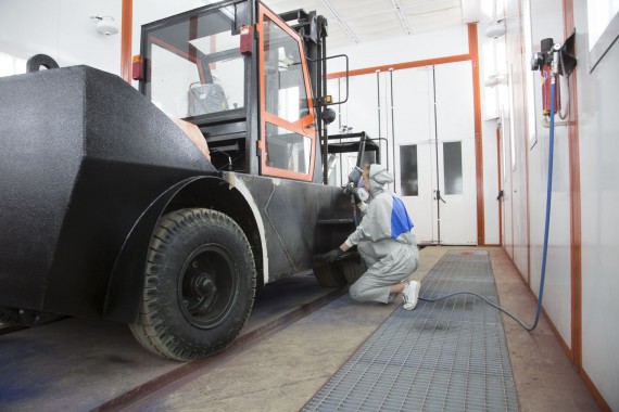 В г. Невьянске (Свердловская область) состоялся запуск покрасочно-сушильной камеры для погрузчиков