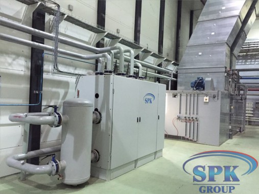 Электровозосборочный завод. Камера покраски железнодорожной техники.