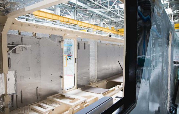 Электровозосборочный завод. Камера покраски железнодорожной техники.