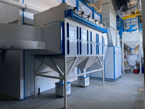 Окрасочно-сушильный комплекс SPK для спецтехники в г. Курган Окрасочно-сушильный комплекс SPK для спецтехники в г. Курган