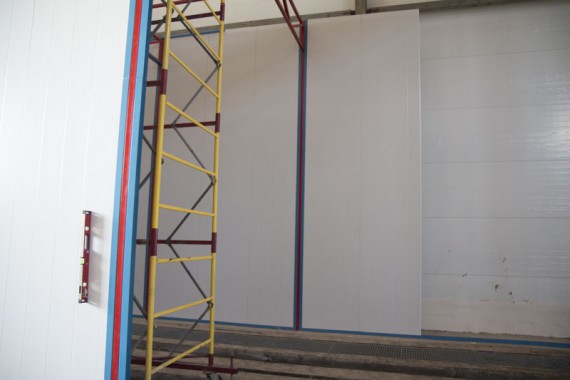 Строительство моечной камеры на Заводе по производству дизельных двигателей GEVO. Строительство моечной камеры на Заводе по производству дизельных двигателей GEVO.