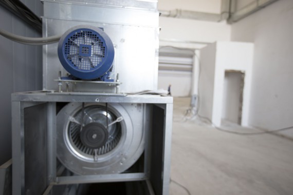 Окрасочно-сушильная камера для дизельных двигателей. Завод по производству дизельных двигателей "Астана Дизель Сервис", Астана (Казахстан)