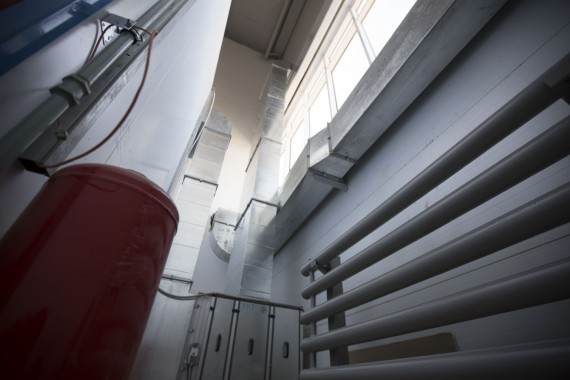 Окрасочно-сушильная камера для дизельных двигателей. Завод по производству дизельных двигателей "Астана Дизель Сервис", Астана (Казахстан)