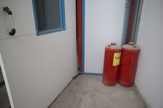 Окрасочно-сушильная камера для дизельных двигателей. Завод по производству дизельных двигателей "Астана Дизель Сервис", Астана (Казахстан)