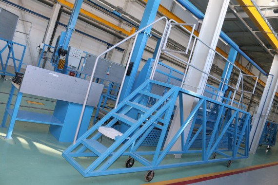 Передвижная подъемная площадка Передвижная подъемная площадка SPK GROUP