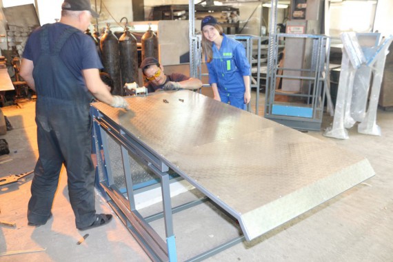 Производство дверных конструкций