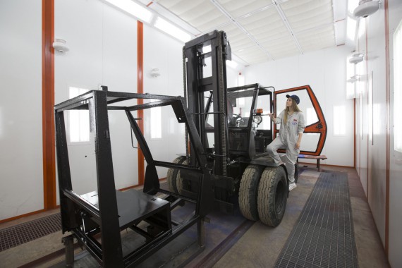 Окрасочно-сушильная камера для вилочных погрузчиков и металлоконструкций (Невьянский Машиностроительный Завод, г. Невьянск, Свердловская область) Окрасочно-сушильная камера для вилочных погрузчиков и металлоконструкций (Невьянский Машиностроительный Завод, г. Невьянск, Свердловская область)