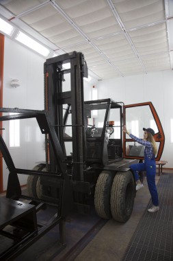 Окрасочно-сушильная камера для вилочных погрузчиков и металлоконструкций (Невьянский Машиностроительный Завод, г. Невьянск, Свердловская область) Окрасочно-сушильная камера для вилочных погрузчиков и металлоконструкций (Невьянский Машиностроительный Завод, г. Невьянск, Свердловская область)