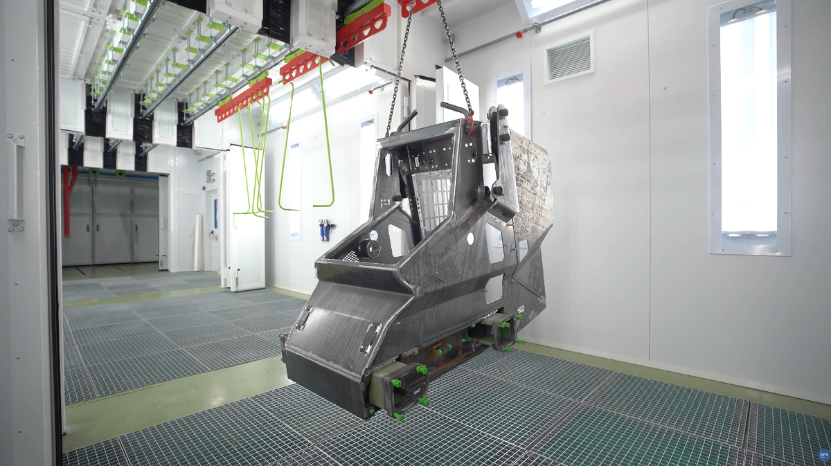 Окрасочная камера для деталей мини-погрузчиков